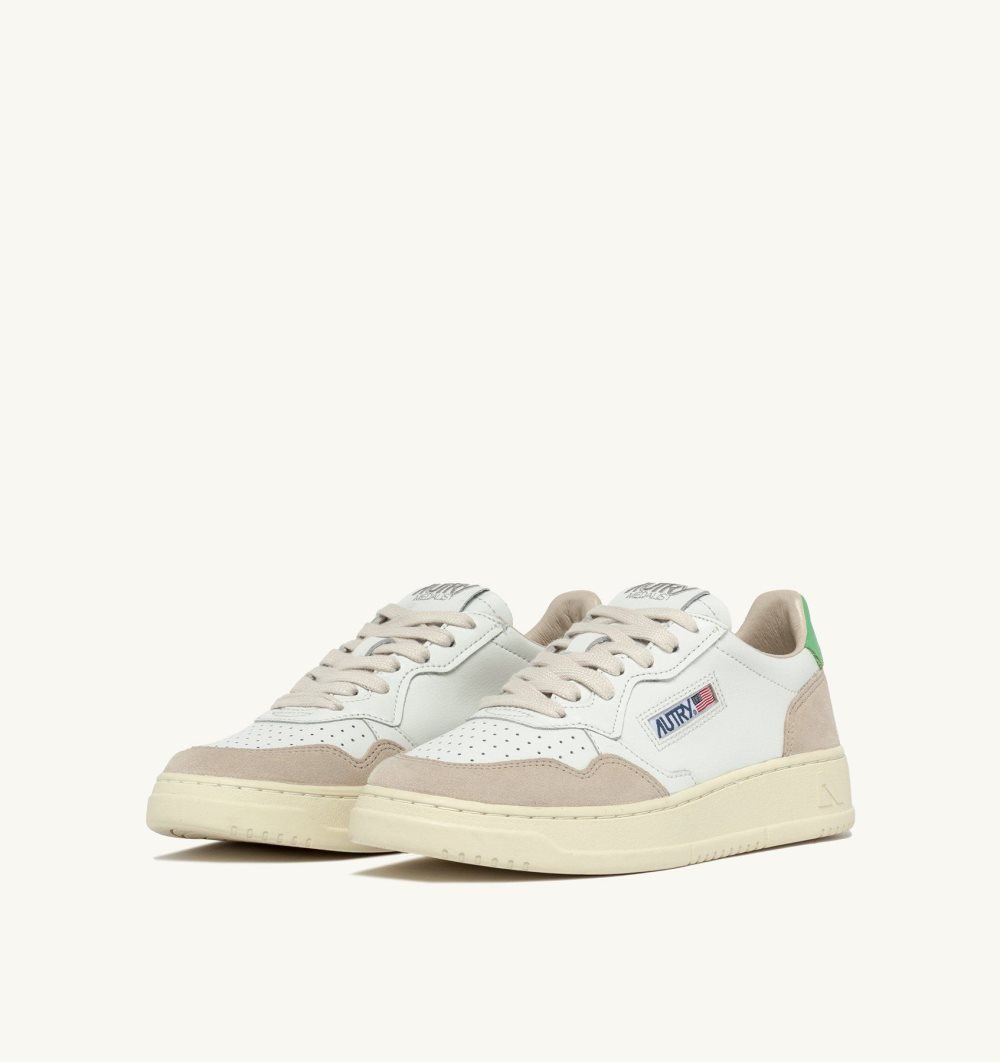 Autry Medalist Low Sneakers Leather Leather Suede Sneakers Donna Verdi Bianche | 63782-BCOY