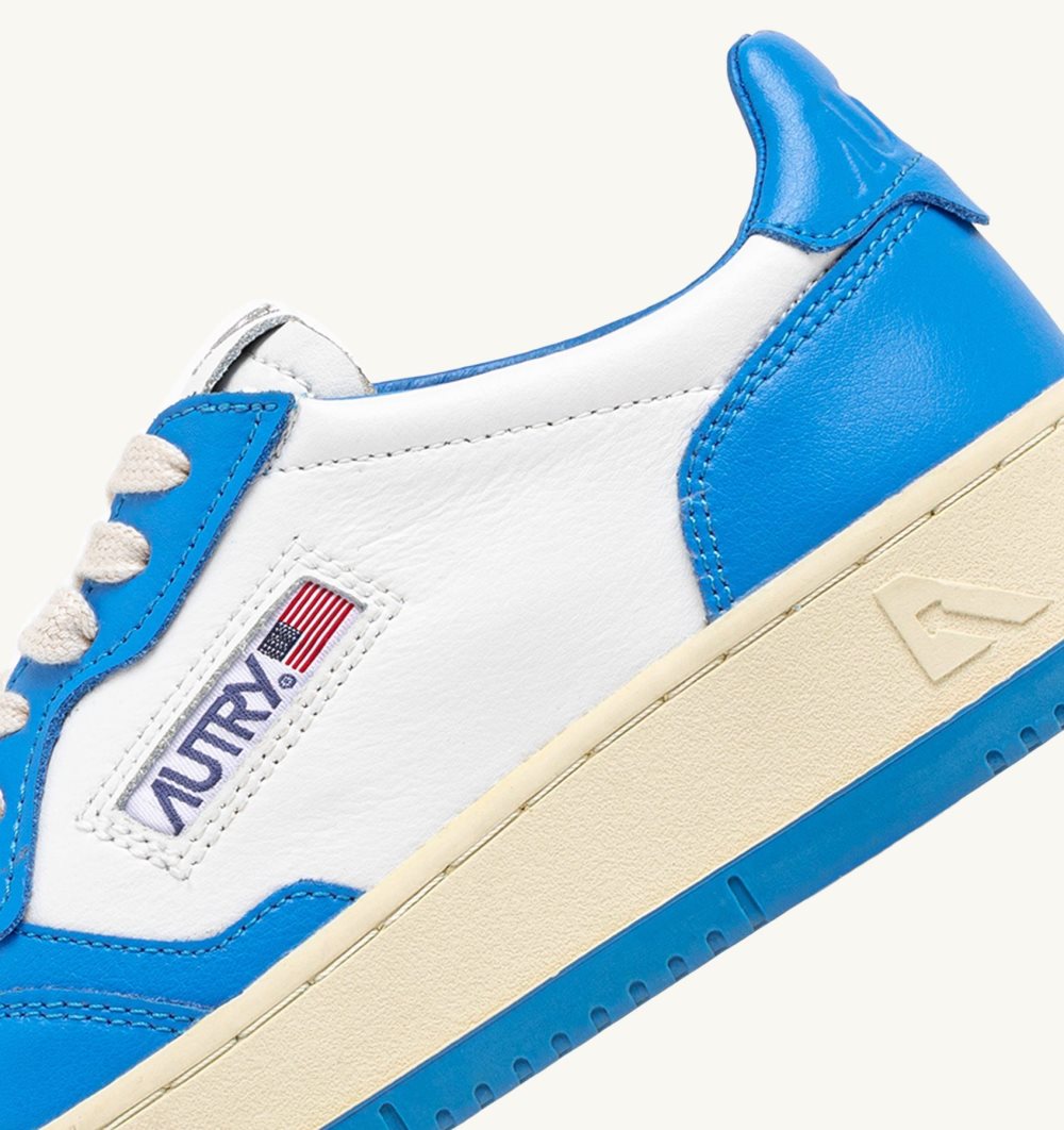 Autry Medalist Low Sneakers Two-tone Leather Sneakers Donna Bianche Blu Chiaro | 34025-TZGA