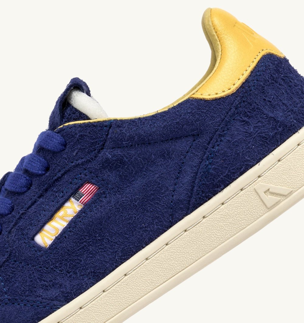 Autry New Flat Low Sneakers Lanzuli Dandelion Suede Scarpe Flat Uomo Gialle Blu | 03547-NQWV