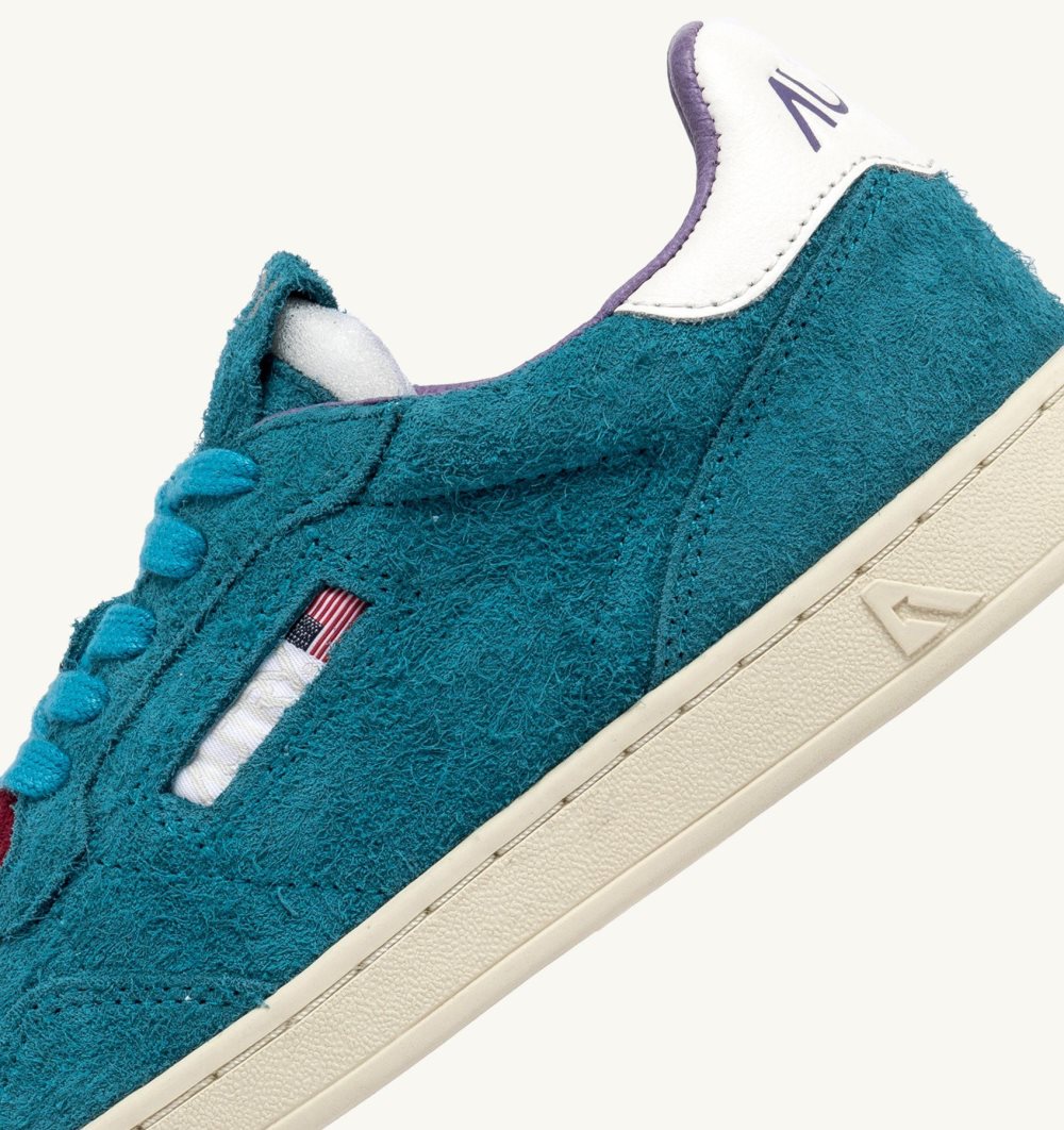 Autry New Flat Low Sneakers Zafiro Alyssum Suede Scarpe Flat Donna Blu Chiaro Blu | 34827-ALWJ