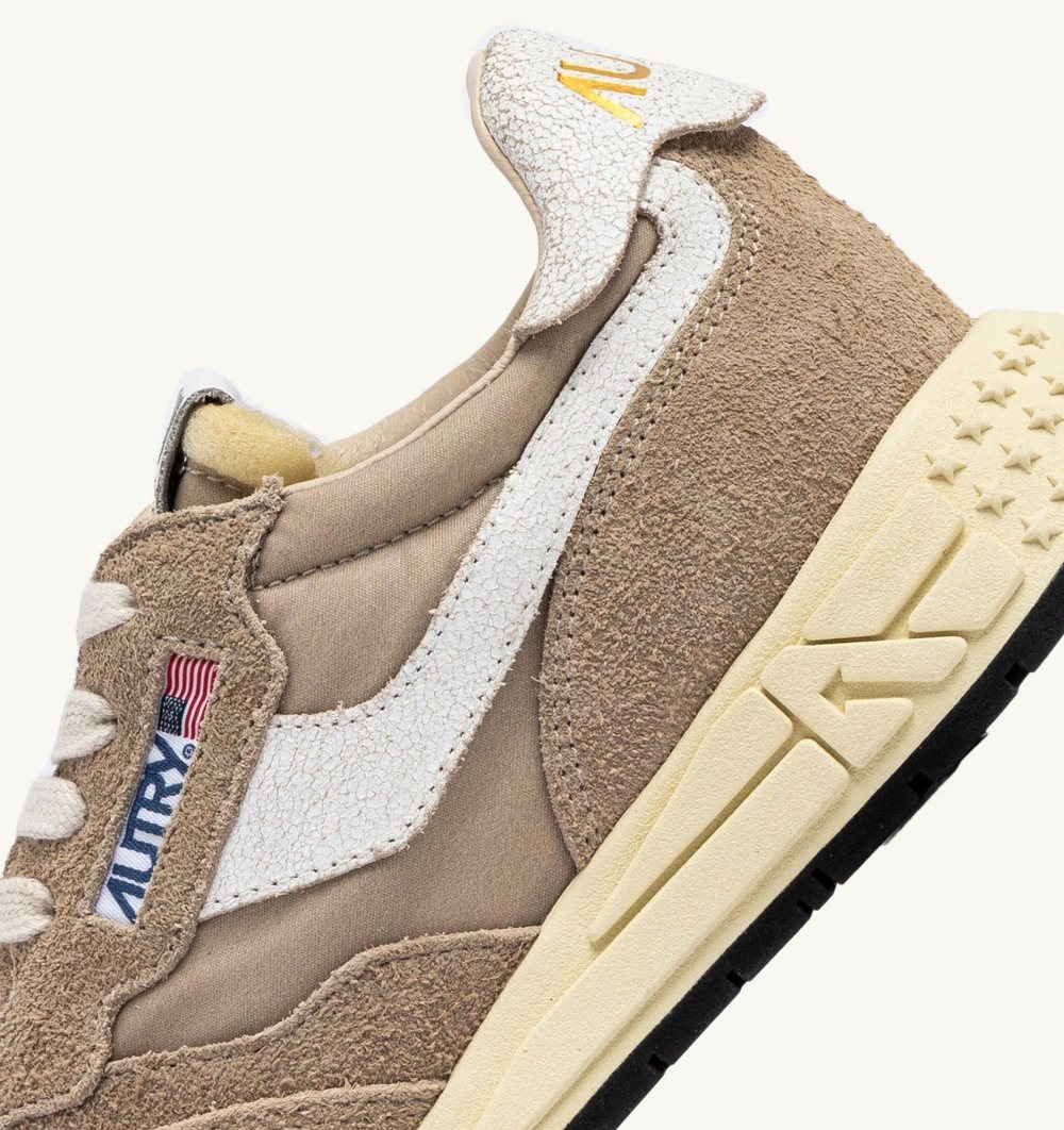 Autry Reelwind Low Sneakers Pepper Cracked Leather Nylon Sneakers Uomo Beige | 82657-SQOJ