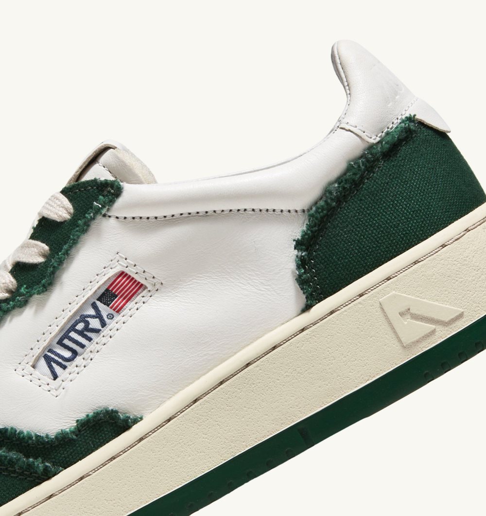 Autry Two-tone Medalist Low Sneakers Soft Goatskin Frayed Canvas Sneakers Uomo Verdi Bianche | 87961-ANEQ